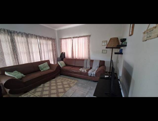 2 BEDROOM APARTMENT FOR SALE IN MANABA BEACH